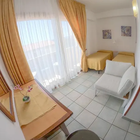 La Playa Hotel 3*