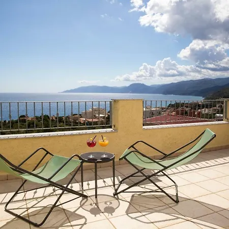 La Playa Hotel 3*