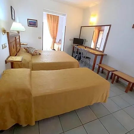 La Playa Hotel