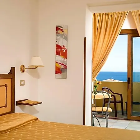 La Playa 3*