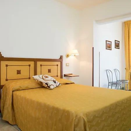 La Playa Hotel