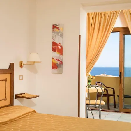 La Playa Hotel